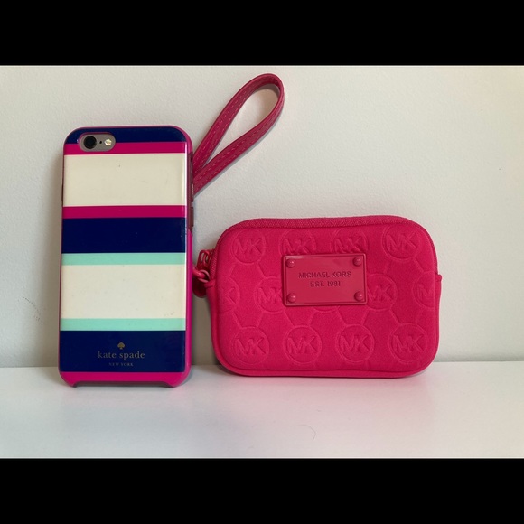 VB BUNDLE 💕  Michael Kors wristlet - Picture 4 of 6